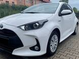 Аренда авто для такси Toyota Yaris Hybrid 2021 - фото 3