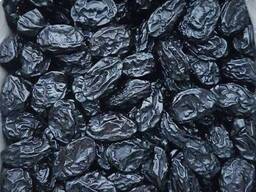 Plum dried variety Hungarian, with pits humidity 22%