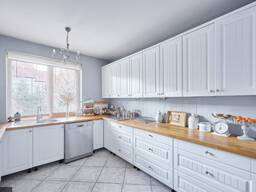 Дом площадью 304 м2 расположен в городе Konstancina-Jeziorna