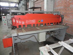 Gilotyna Schreyer HS-5 ze stołem podawczym i kompresorem