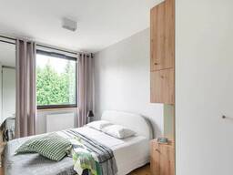 Квартира с дизайнерским ремонтом в новом доме Кракова на продажу