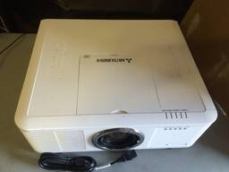 Mitsubishi xd8100lU Dlp projector--1200€