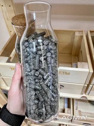 Pellet z łuski słonecznika luzem