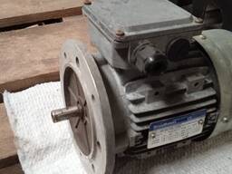 Sprzedam silnik elektryczny Drive Motors o mocy 0,25 kW, typ T71B6