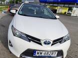 Продам Toyota auris hibrid gaz 2015