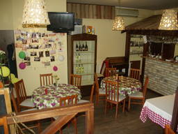 Ресторанный бизнес в центре большого микр-на в Варшаве