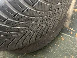 Sprzedaję 2 opony. Caloroczna 275/45 ZR20 110W