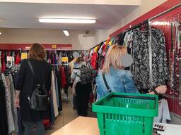 Sprzedaż sklepu z używaną odzieżą w Warszawie. Pilnie!