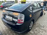 Аренда экономной машины Wynajem Auto Toyota Prius 2 - photo 1